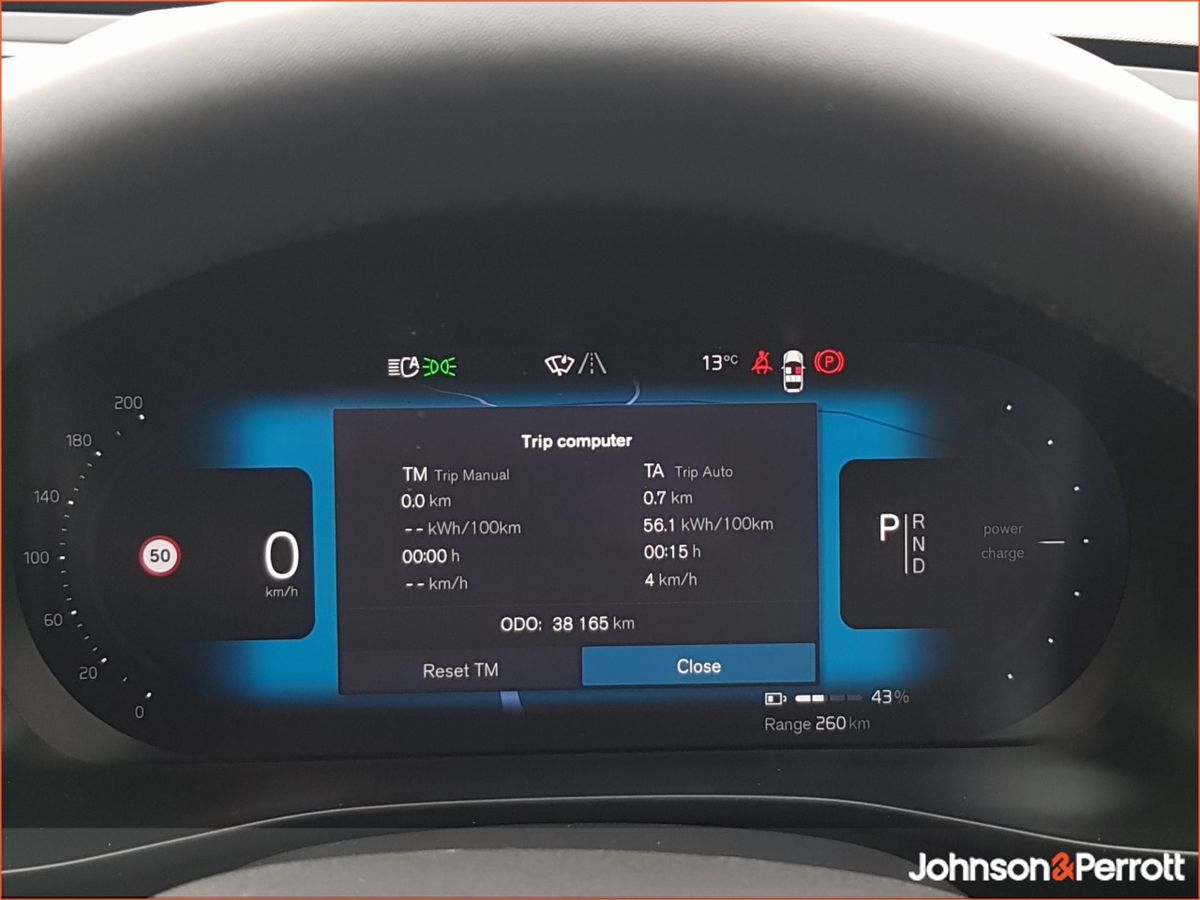 Volvo C40 82kWh Extended Range 252hp RWD Plus (Two Year Volvo Selekt Warranty)