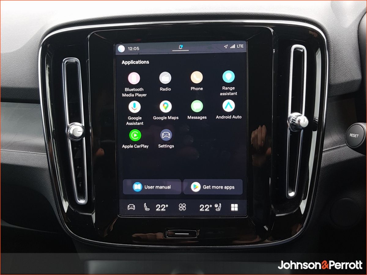 Volvo XC40 69 kWh 238 bhp RWD Plus - Three Year Volvo Selekt Warranty