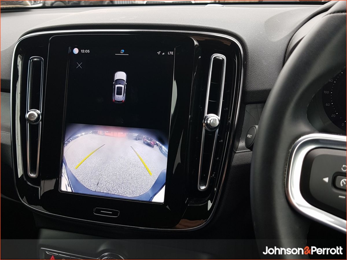 Volvo XC40 69 kWh 238 bhp RWD Plus - Three Year Volvo Selekt Warranty