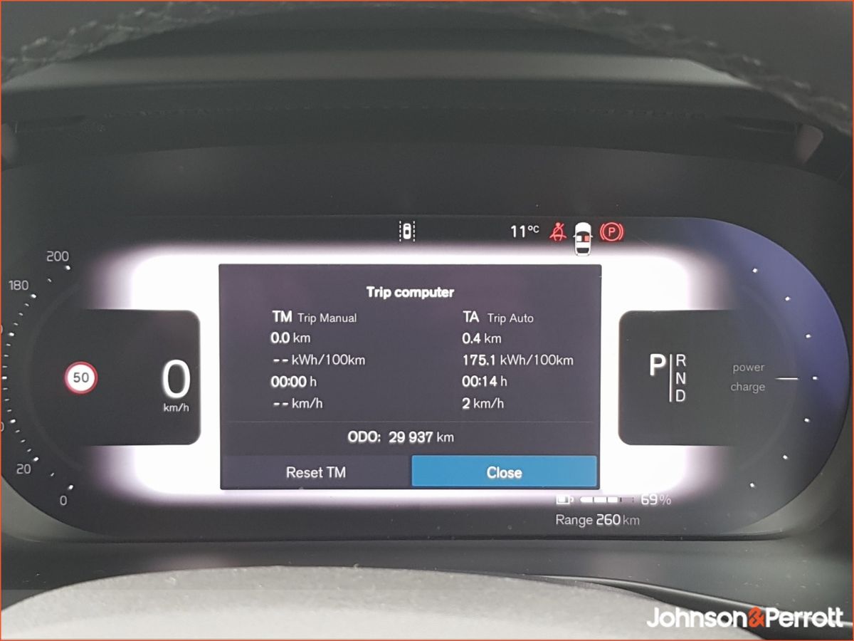 Volvo XC40 69 kWh 238 bhp RWD Plus - Three Year Volvo Selekt Warranty