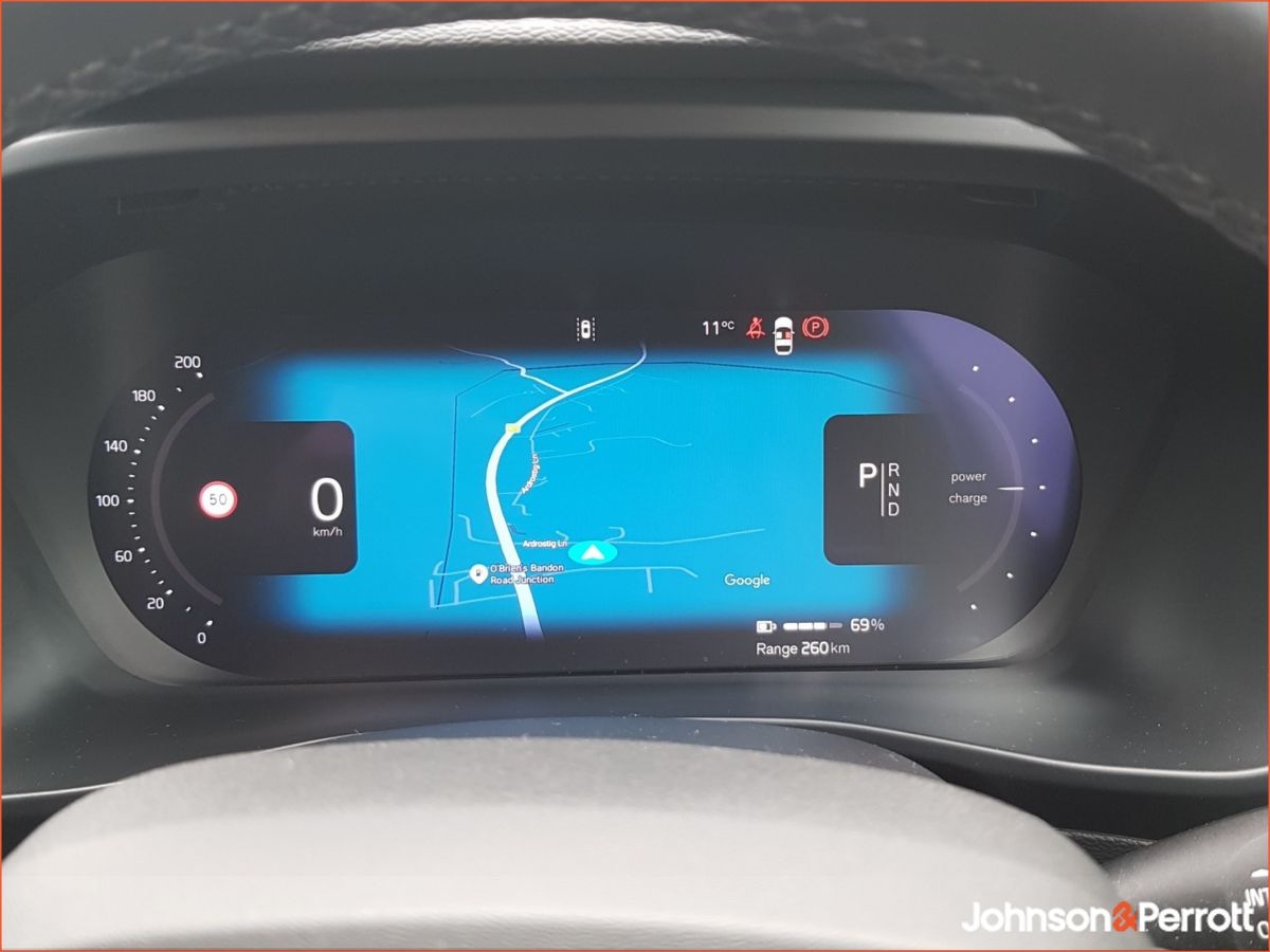 Volvo XC40 69 kWh 238 bhp RWD Plus - Three Year Volvo Selekt Warranty