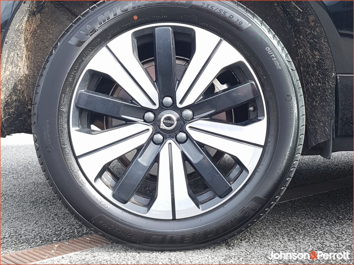 Volvo XC60 T6 350bhp AWD PHEV Plus Dark - Four Year Volvo Selekt Warranty