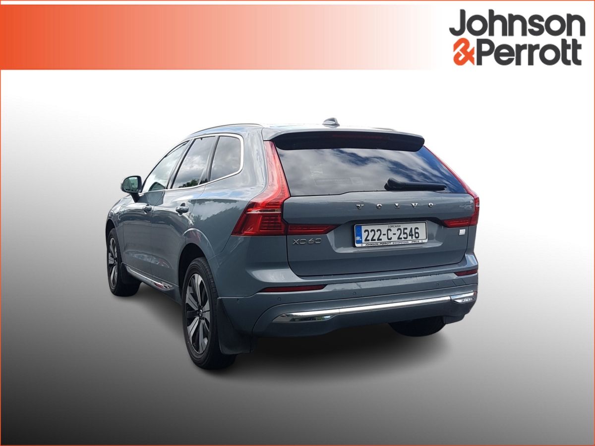 Volvo XC60 T6 350hp AWD PHEV Plus Bright (Two Year Volvo Selekt Warranty / Two Year Service Plan)
