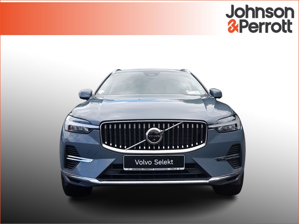 Volvo XC60 T6 350hp AWD PHEV Plus Bright (Two Year Volvo Selekt Warranty / Two Year Service Plan)