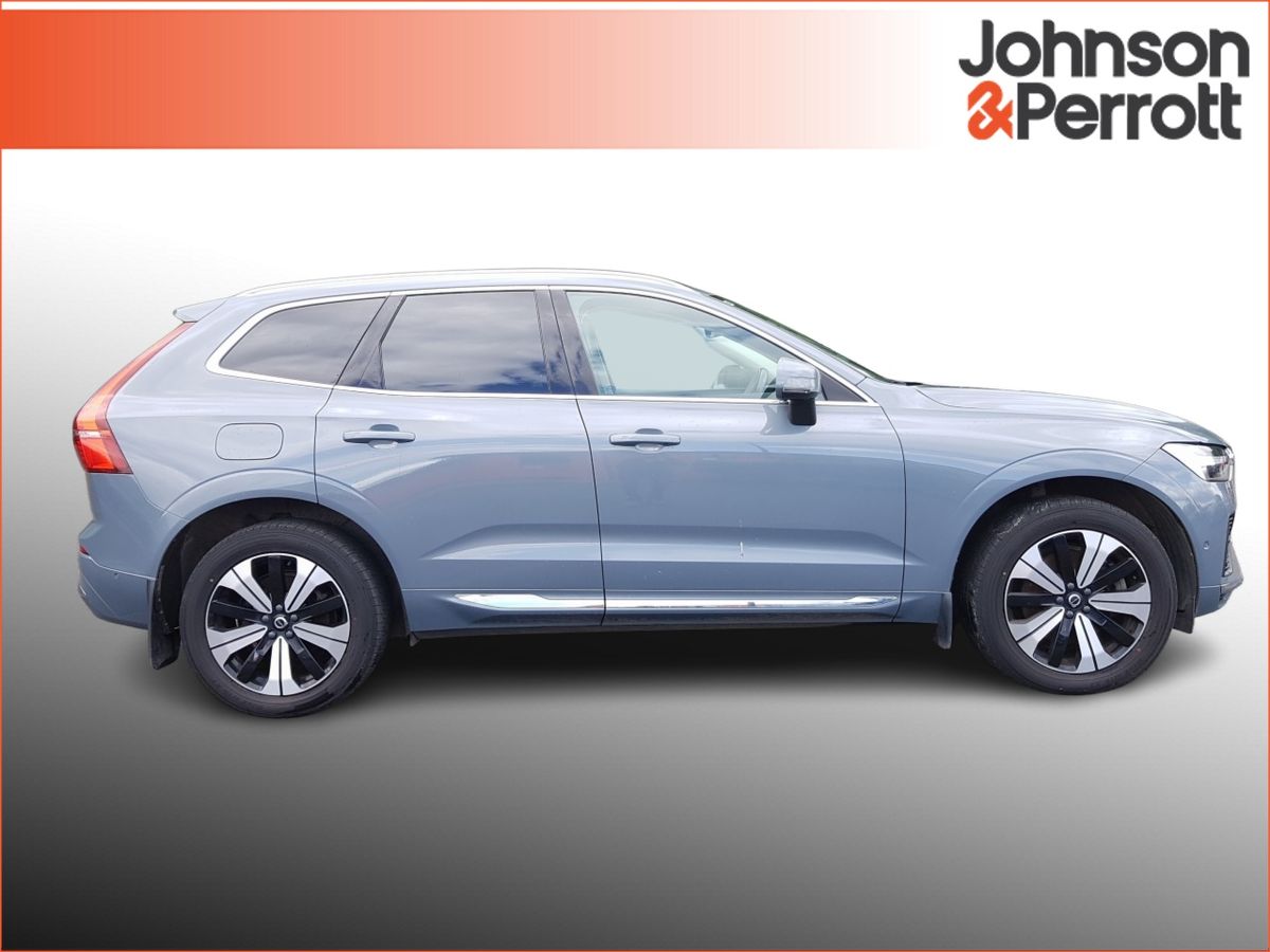 Volvo XC60 T6 350hp AWD PHEV Plus Bright (Two Year Volvo Selekt Warranty / Two Year Service Plan)