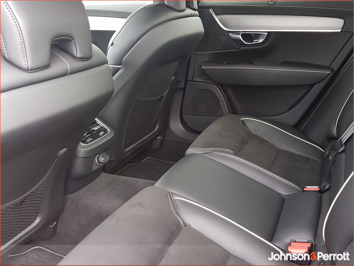 Volvo S90 D4 190hp R-Design Auto
