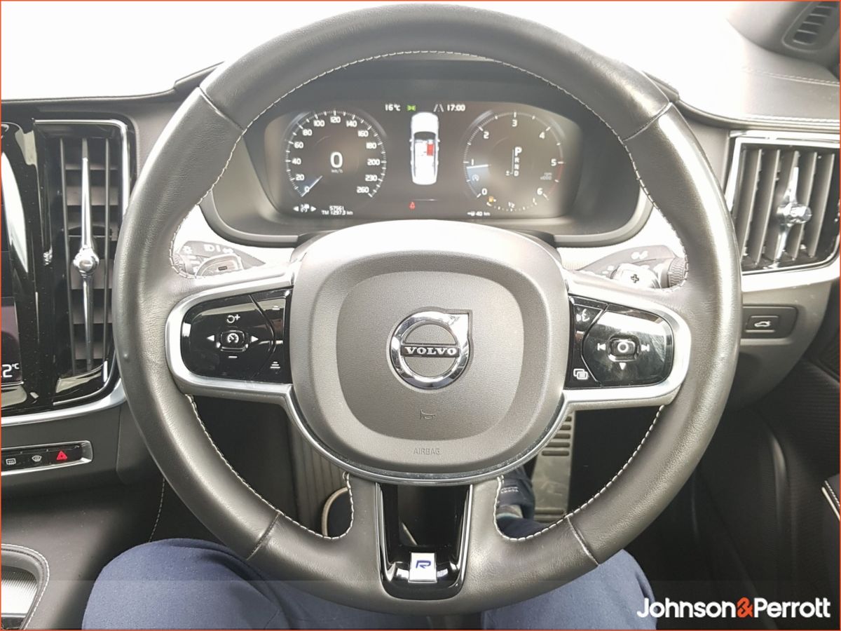 Volvo S90 D4 190hp R-Design Auto