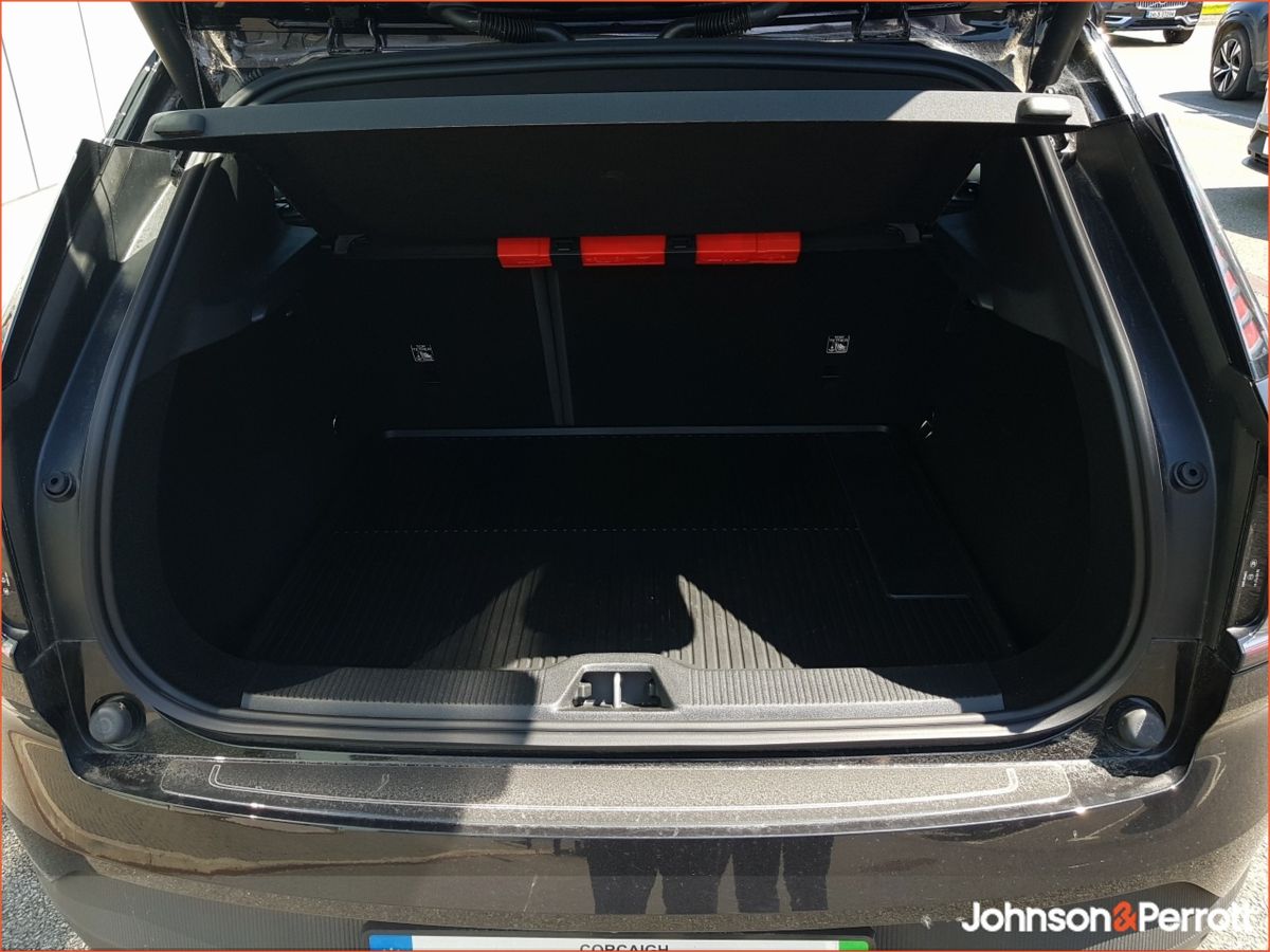 Volvo EX30 272bhp 69 kWh Extended Range Plus (Volvo Selekt Warranty until January 2030)