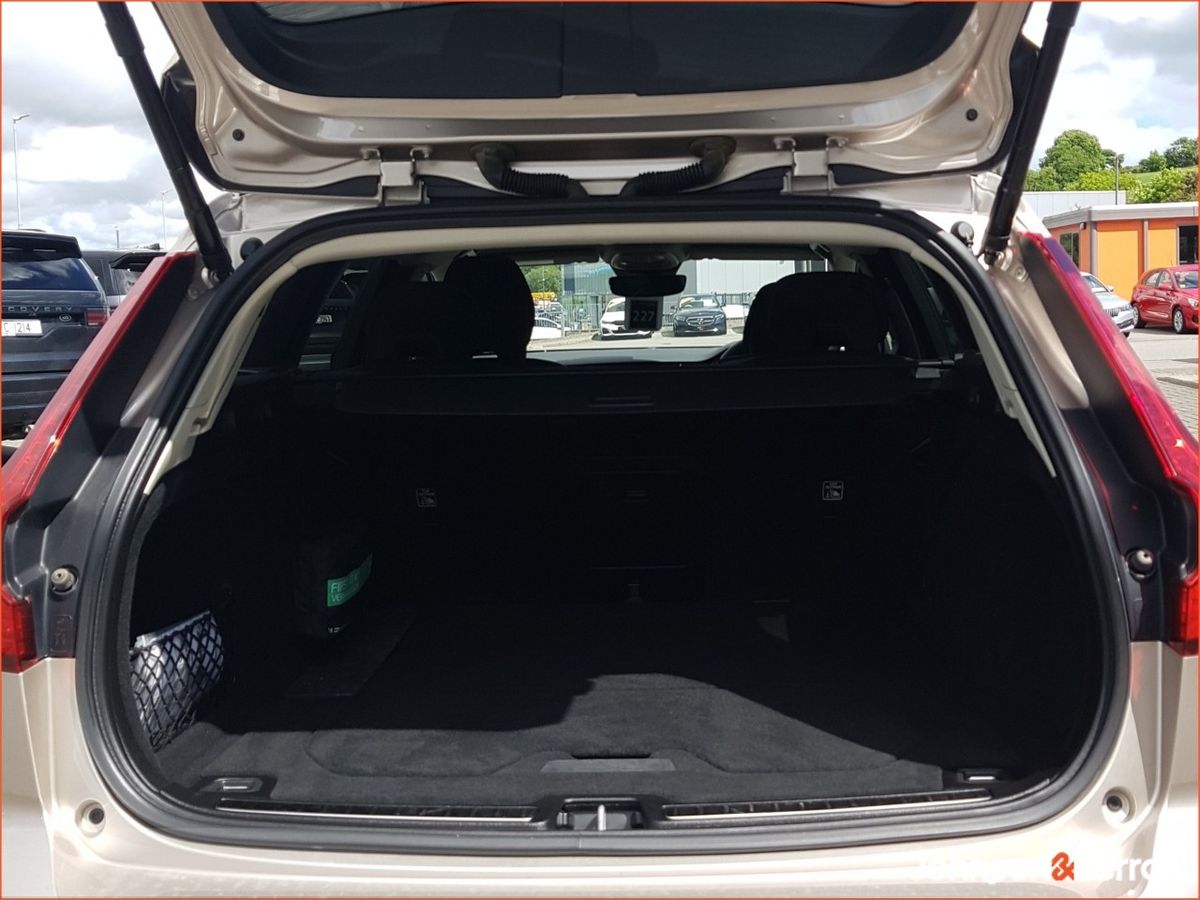 Volvo V60 T6 350bhp Plus Dark AWD (Two Year Selekt Warranty  + Two Year Service Plan)