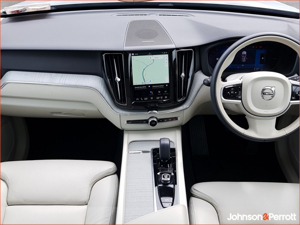 Volvo XC60 T6 350bhp AWD PHEV Plus Bright (Three Year Volvo Selekt Warranty / Two Year Service Plan)
