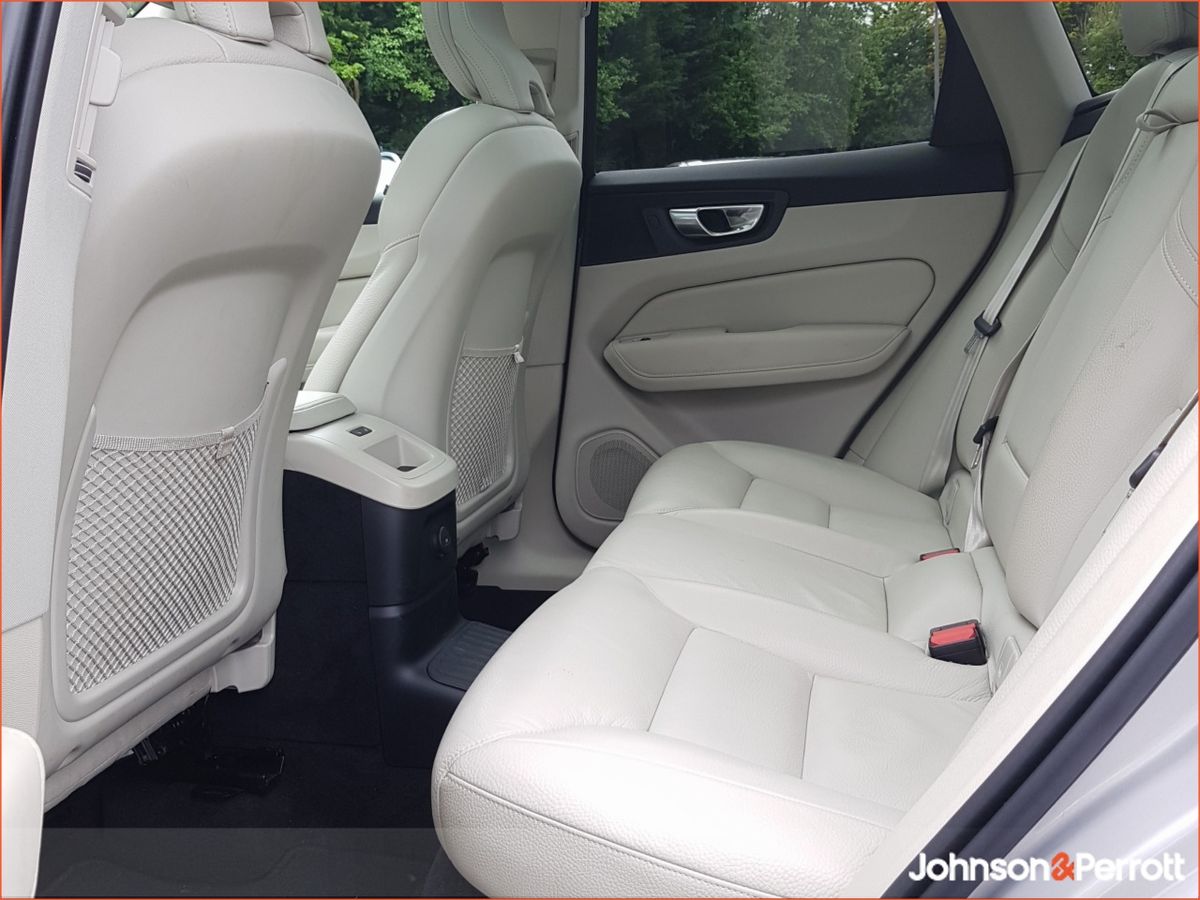 Volvo XC60 T6 350bhp AWD PHEV Plus Bright (Three Year Volvo Selekt Warranty / Two Year Service Plan)