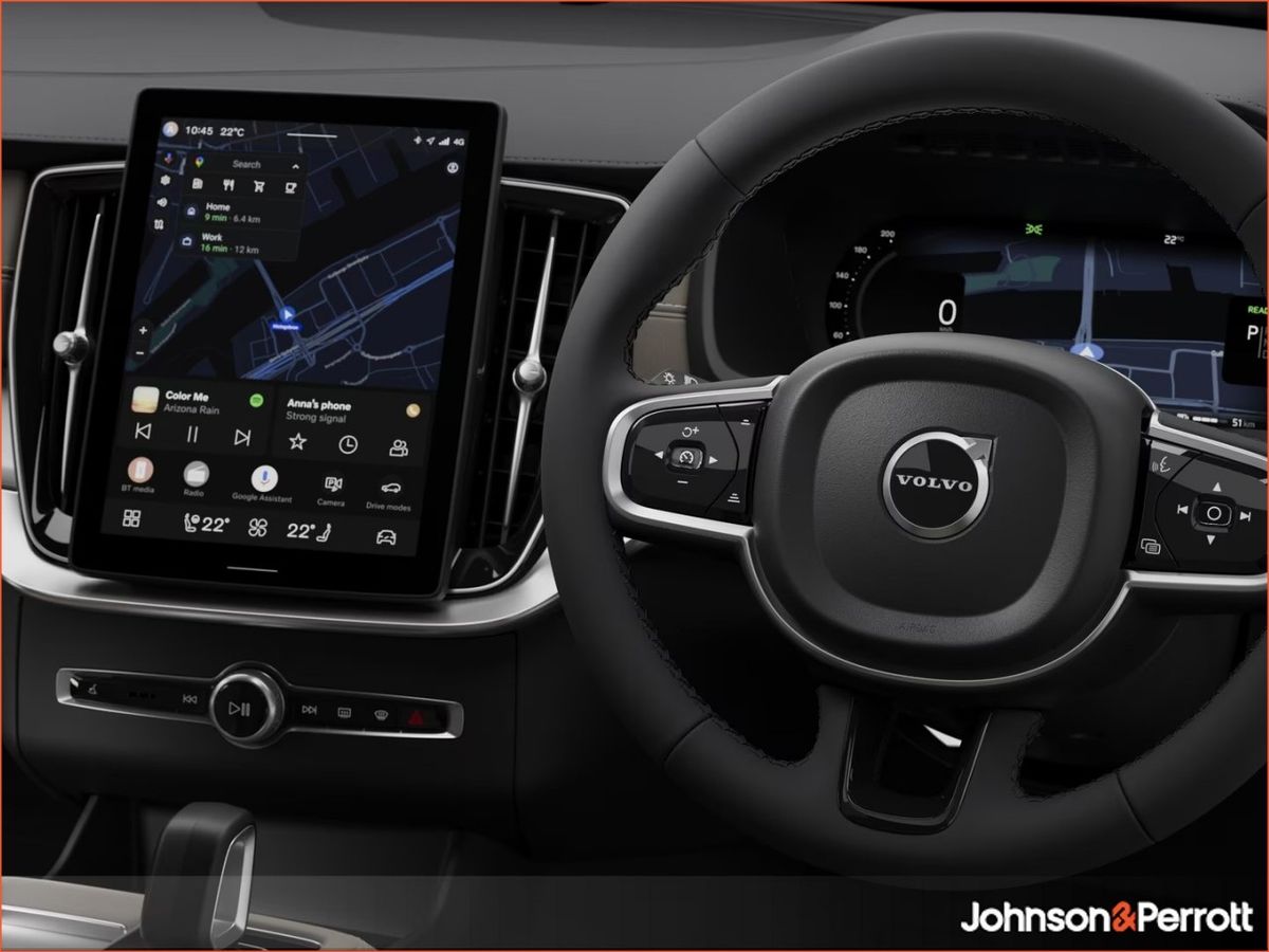 Volvo XC90 T8 455bhp AWD PHEV CORE - Immediate Delivery