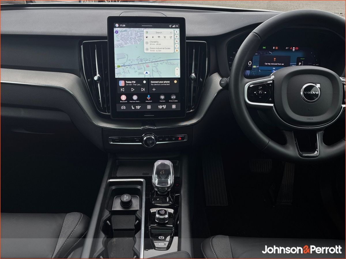 Volvo XC60 T6 350bhp AWD PHEV Plus Black Edition