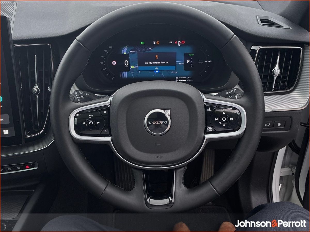 Volvo XC60 T6 350bhp AWD PHEV Plus Black Edition