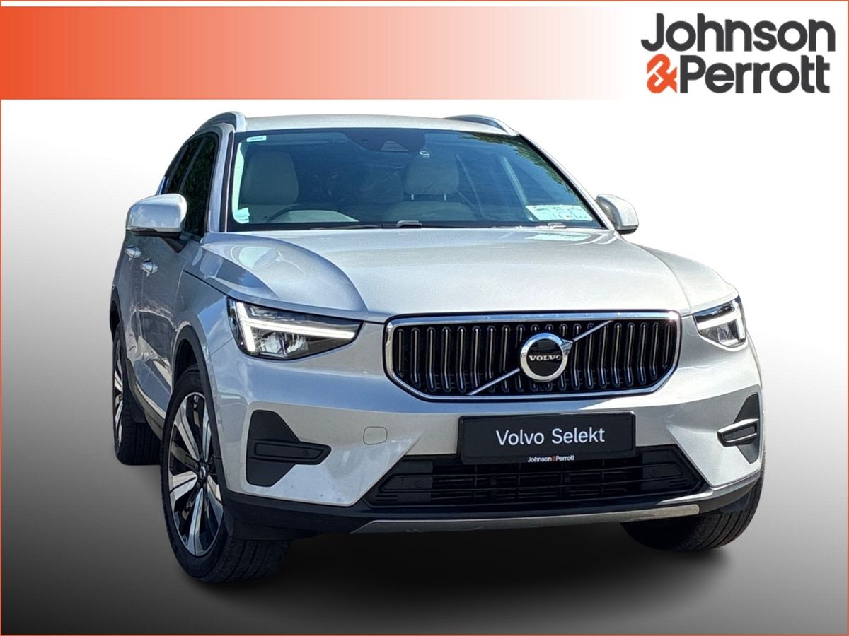 Volvo XC40 T4 Plug in Hybird Plus Bright (2 Years Volvo Selekt Warranty)