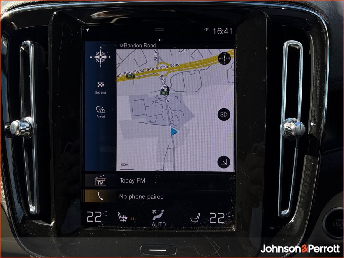 Volvo XC40 T4 Plug in Hybird Plus Bright (2 Years Volvo Selekt Warranty)