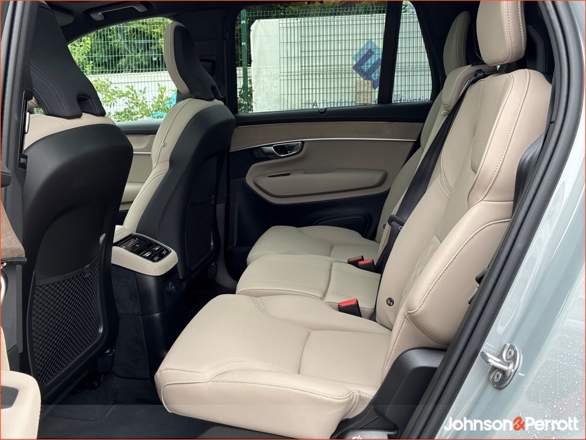 Volvo XC90 T8 455bhp PHEV AWD Plus Dark - Dark Tinted Windows / 360 Camera 