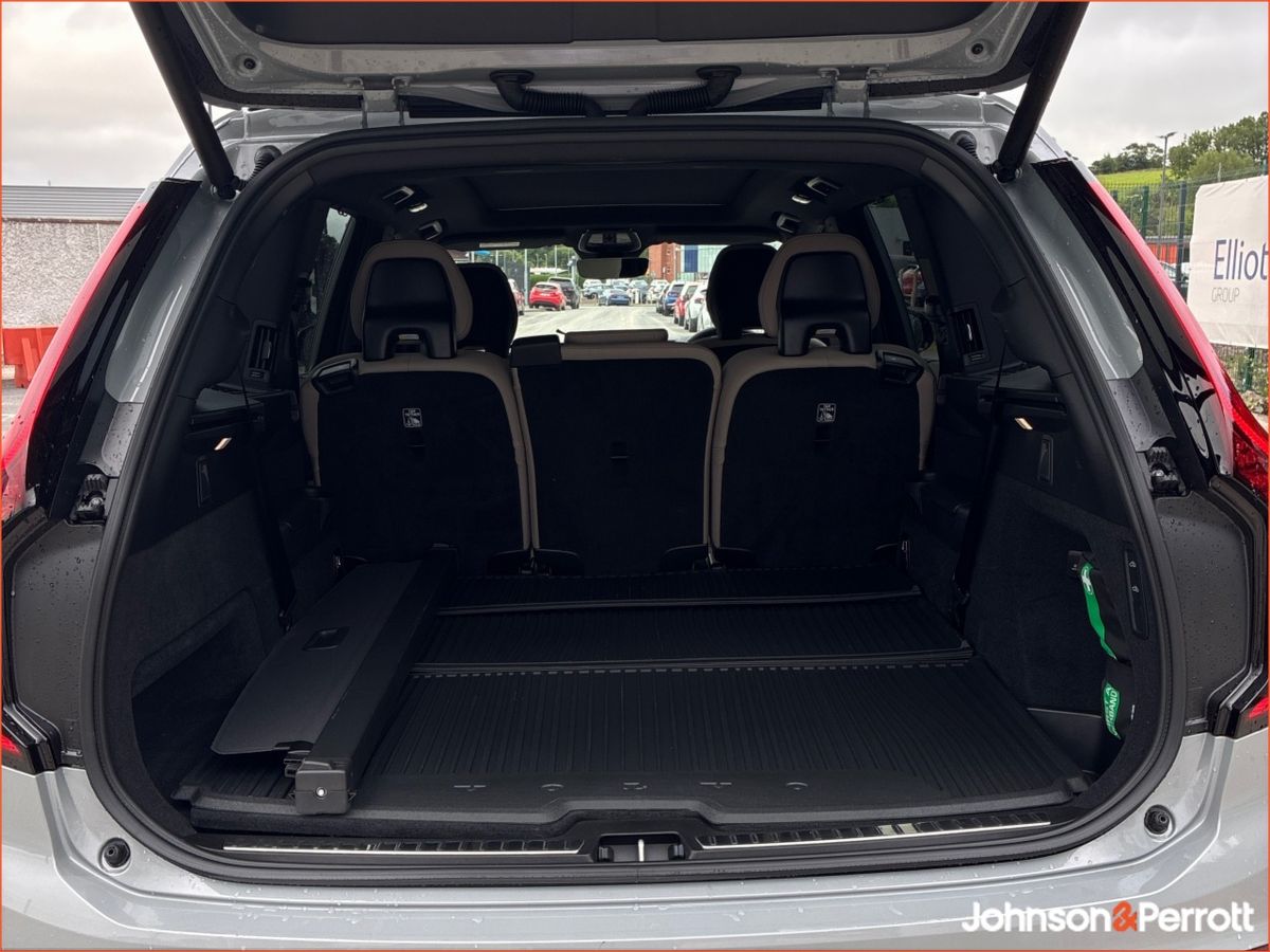 Volvo XC90 T8 455bhp PHEV AWD Plus Dark - Dark Tinted Windows / 360 Camera 
