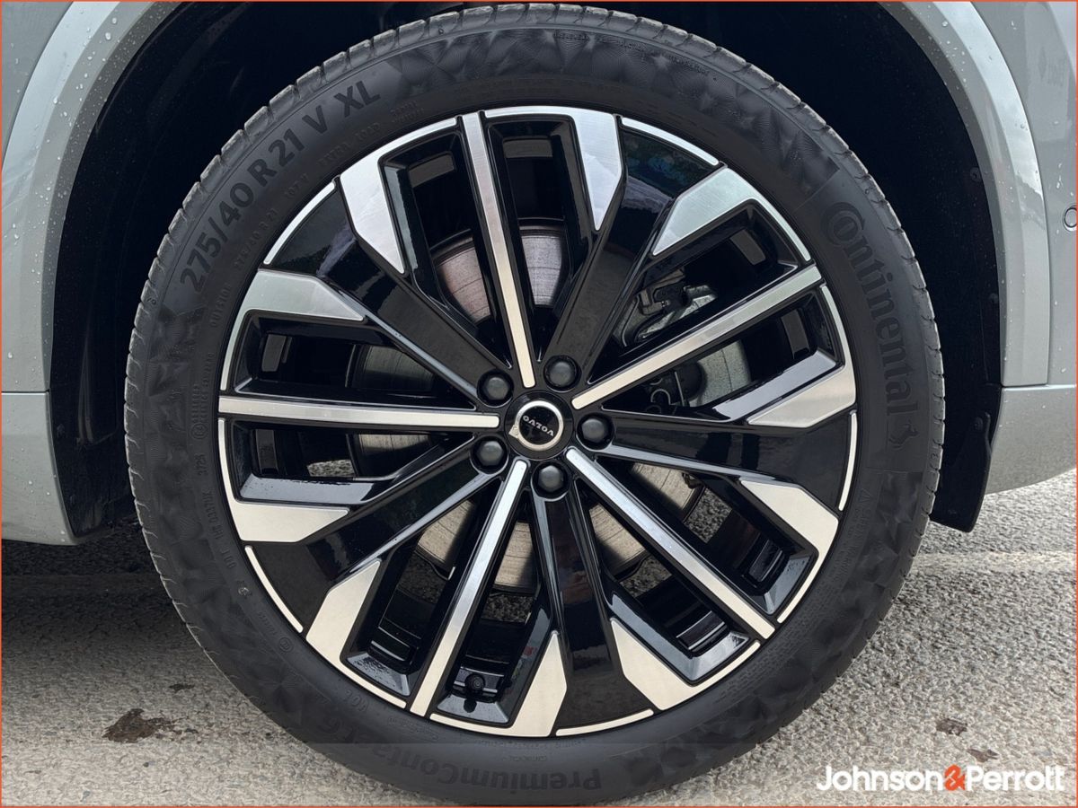 Volvo XC90 T8 455bhp PHEV AWD Plus Dark - Dark Tinted Windows / 360 Camera 