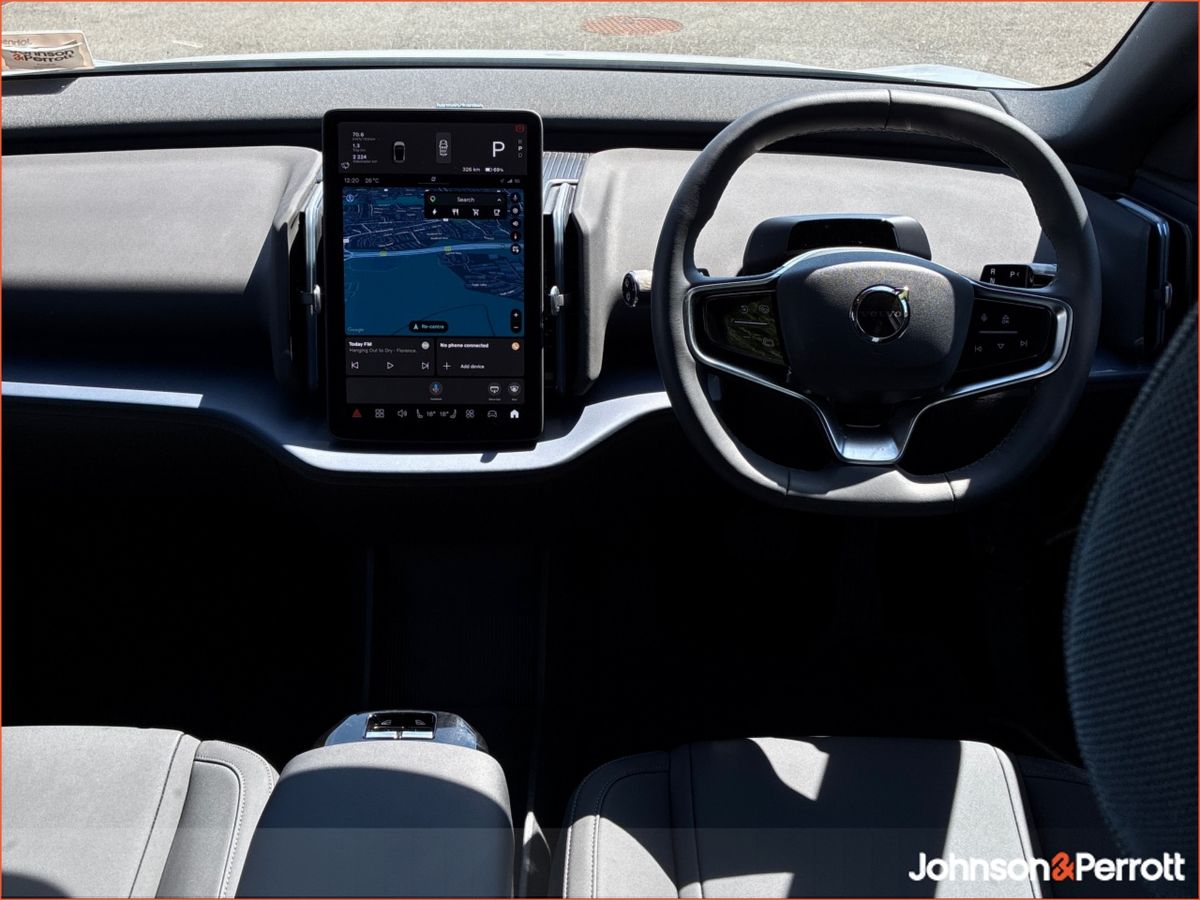 Volvo EX30 69 kWh Extended Range 272hp Plus