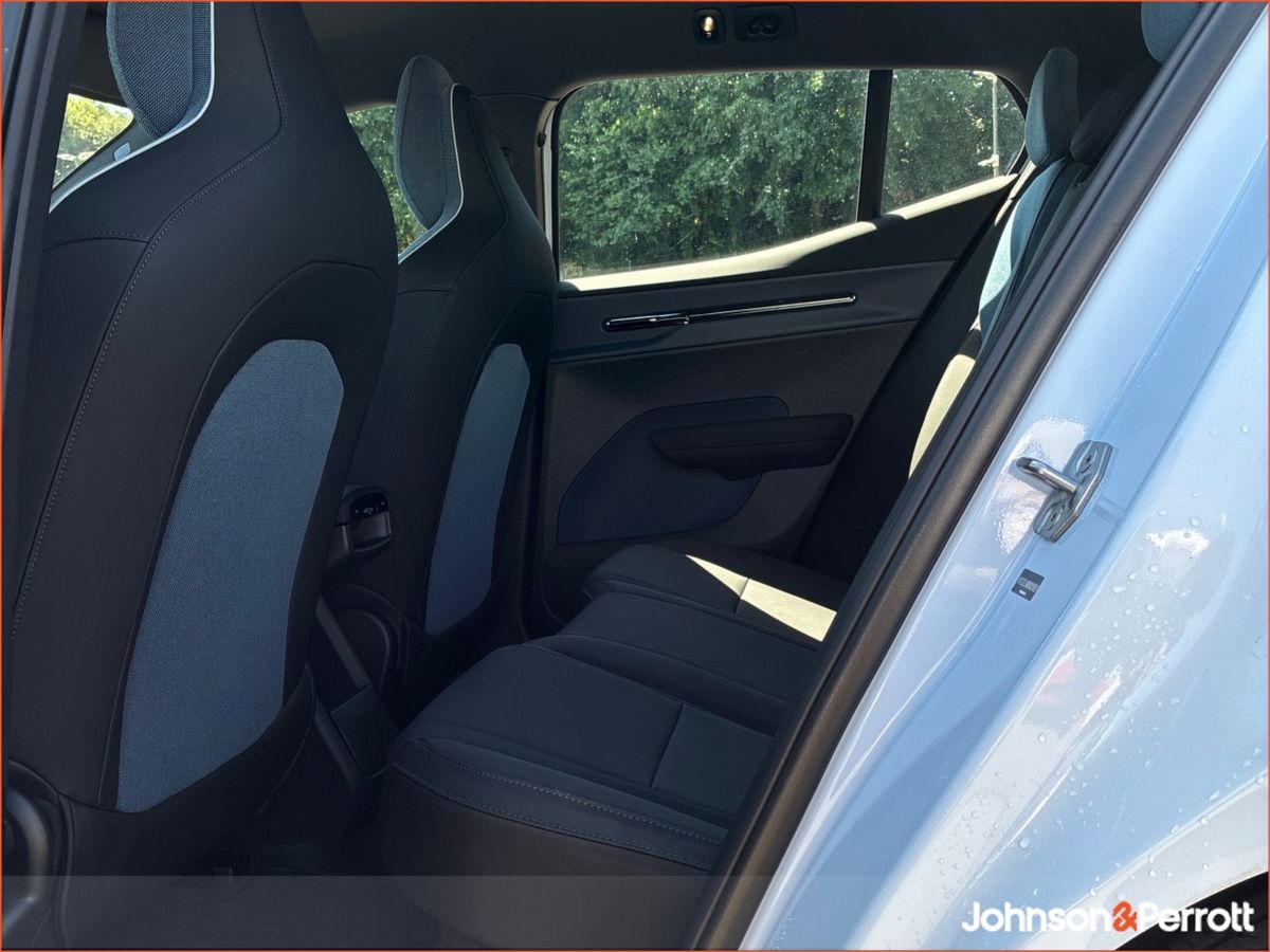 Volvo EX30 69 kWh Extended Range 272hp Plus