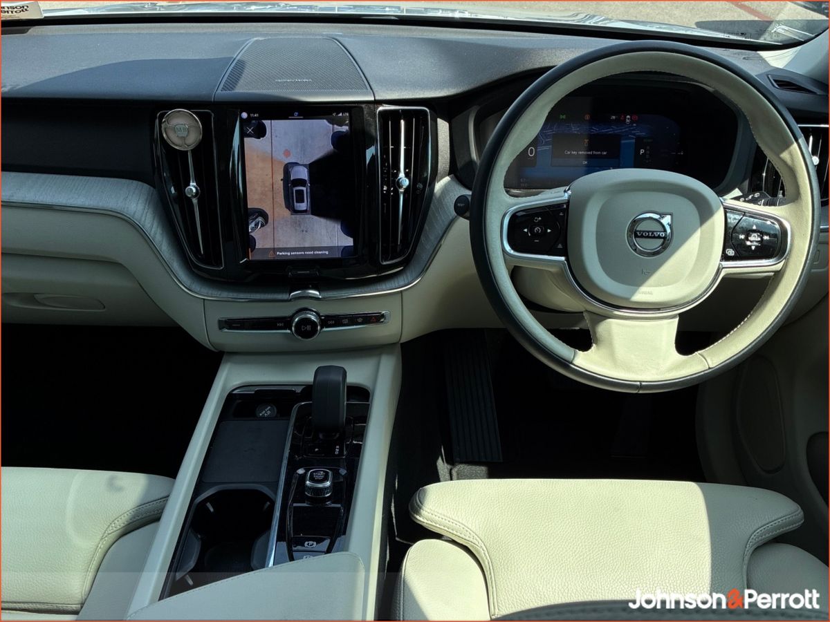 Volvo XC60 T6 PHEV 350hp Plus Bright -  (Two Year Selekt Warranty  + Two Year Service Plan)