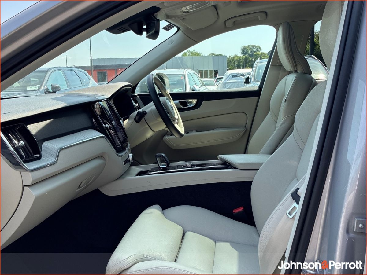 Volvo XC60 T6 PHEV 350hp Plus Bright -  (Two Year Selekt Warranty  + Two Year Service Plan)
