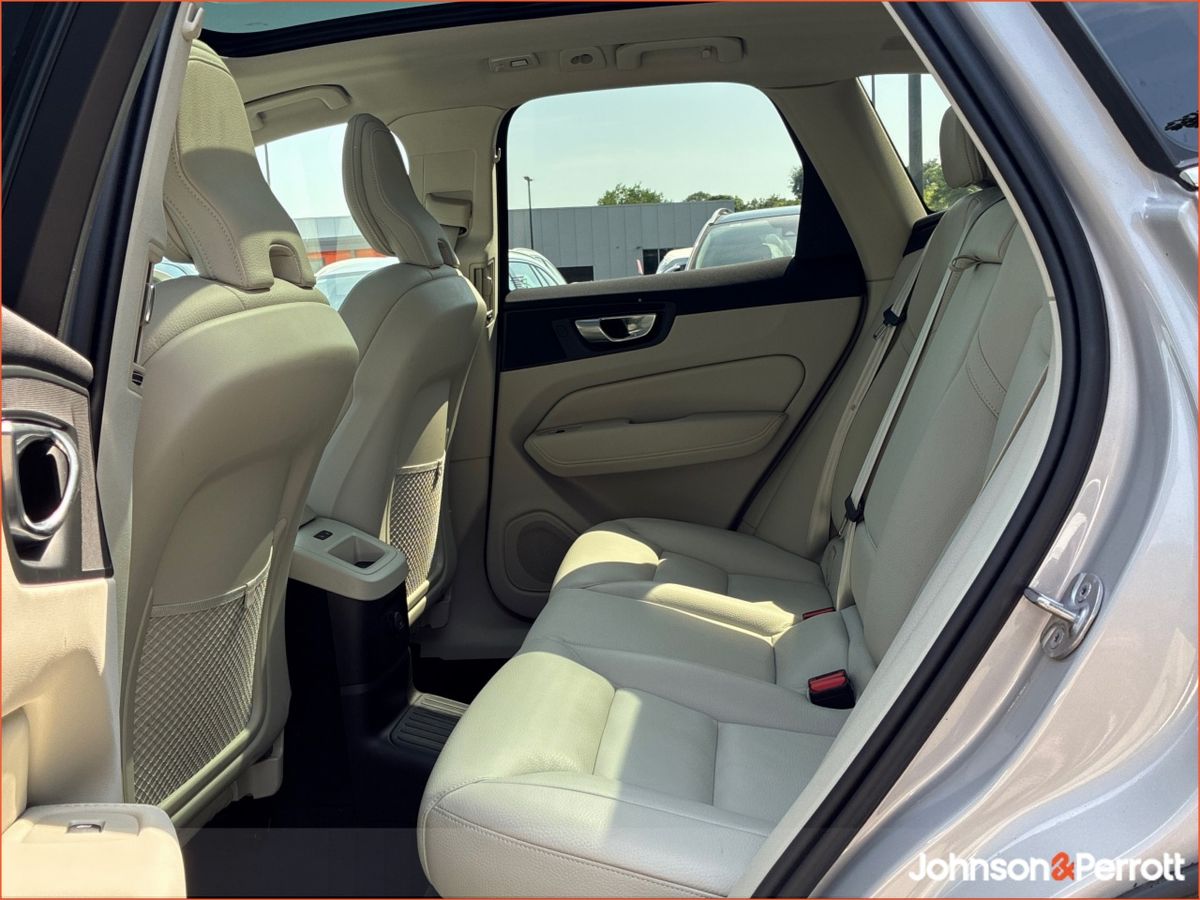 Volvo XC60 T6 PHEV 350hp Plus Bright -  (Two Year Selekt Warranty  + Two Year Service Plan)