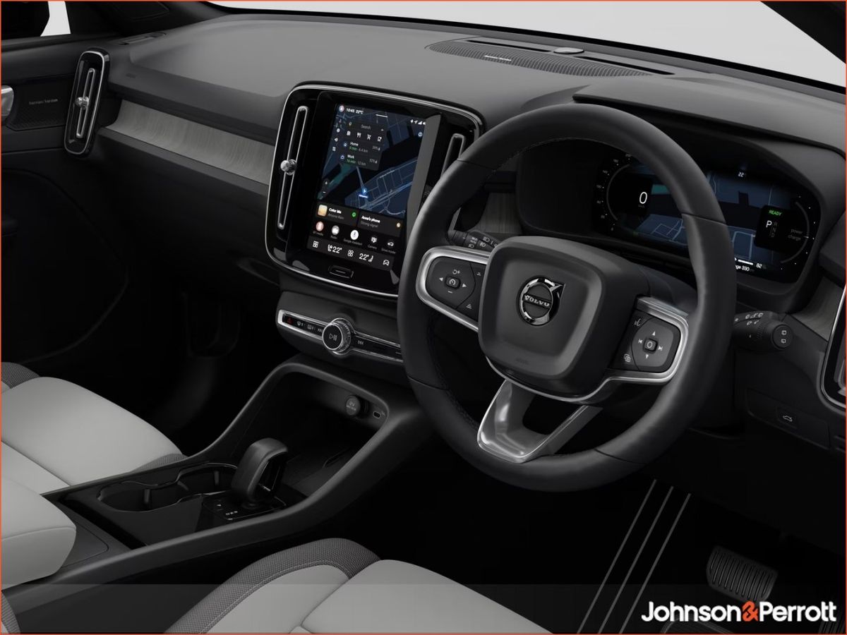 Volvo EC40 Extended Range 82 kWh Ultra - Denim Blue Metallic - Immediate Delivery