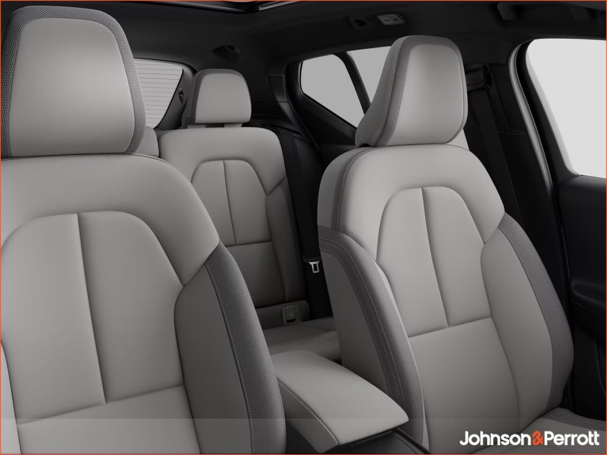 Volvo EC40 Extended Range 82 kWh Ultra - Denim Blue Metallic - Immediate Delivery
