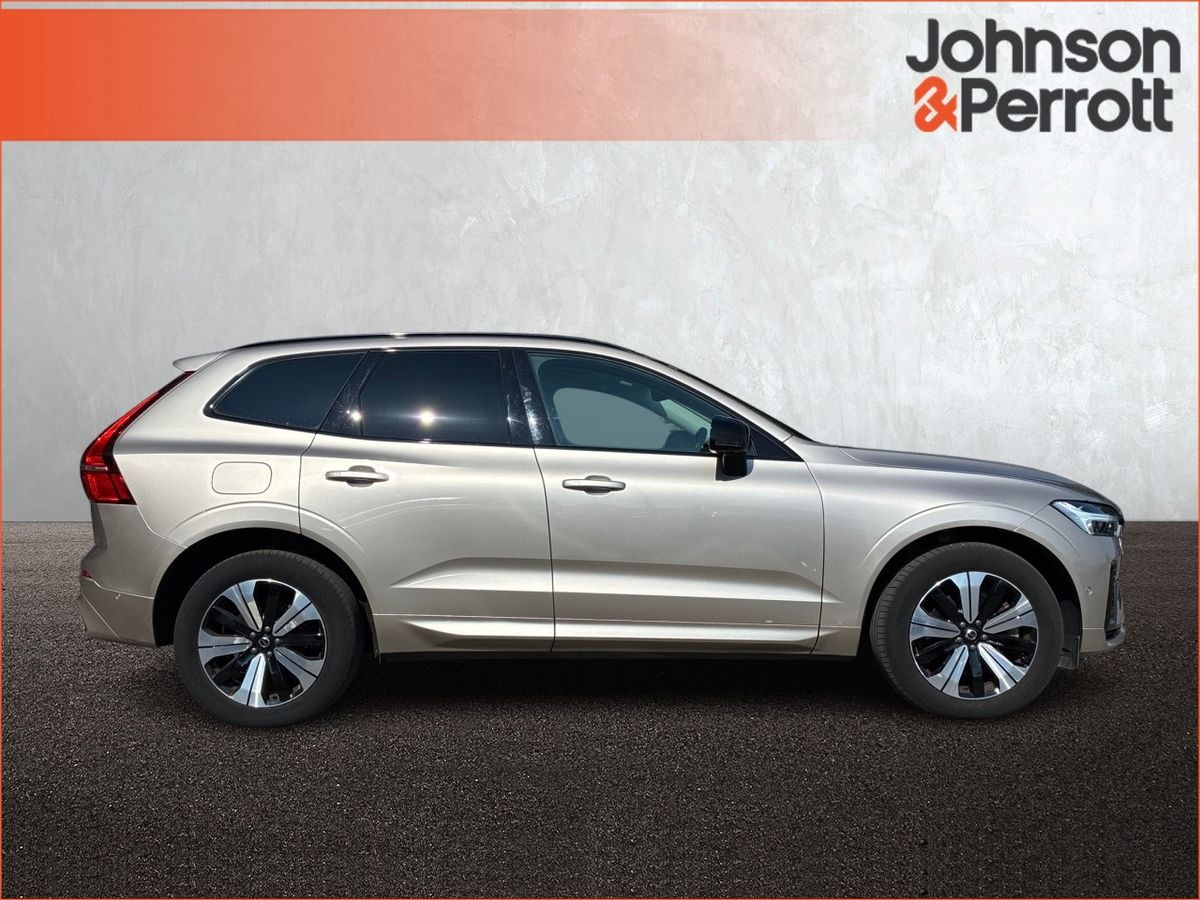 Volvo XC60 T6 AWD 350hp Plus Dark (Two Year Volvo Selekt Warranty & Two Year Service Plan)
