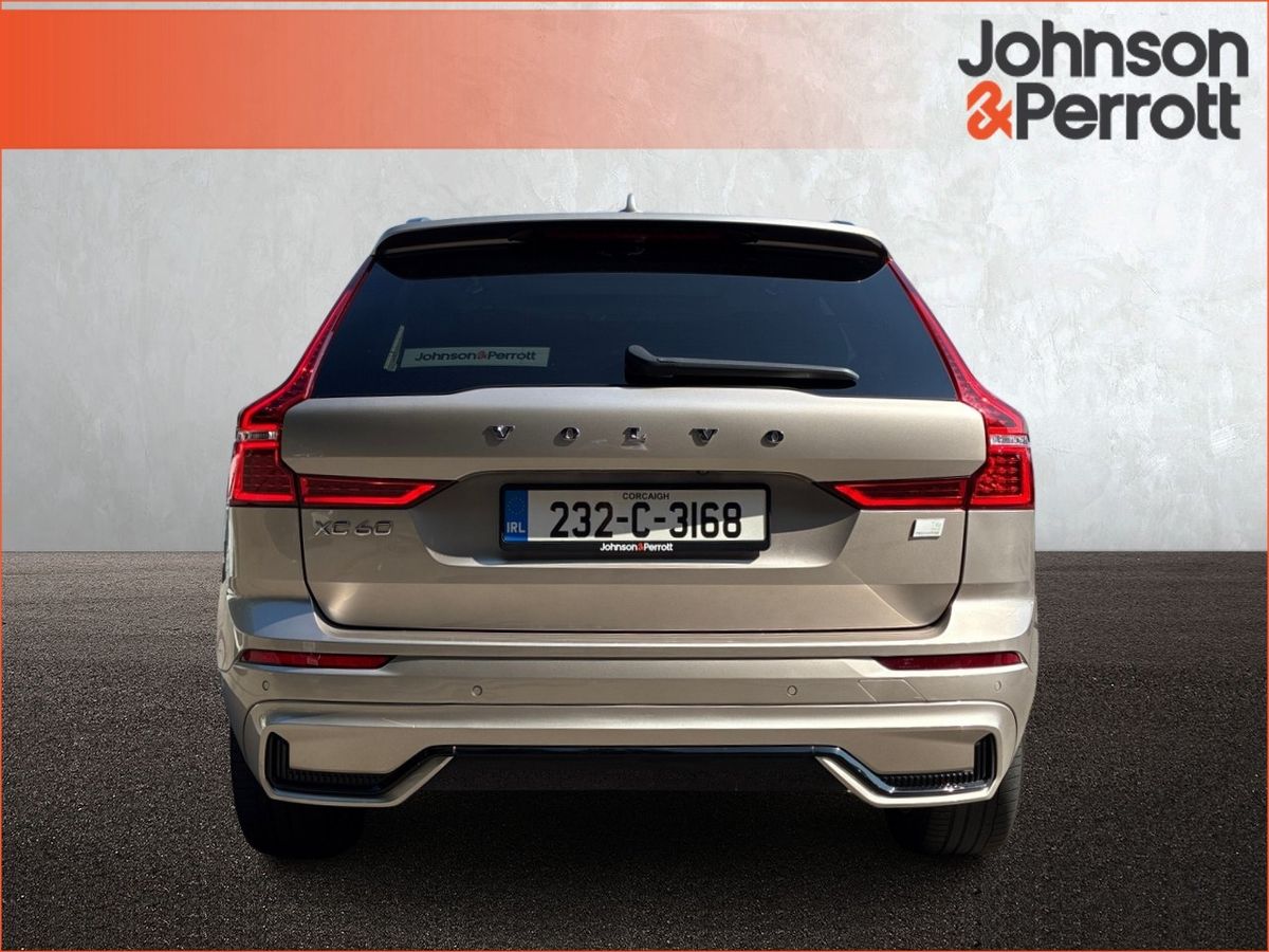 Volvo XC60 T6 AWD 350hp Plus Dark (Two Year Volvo Selekt Warranty & Two Year Service Plan)