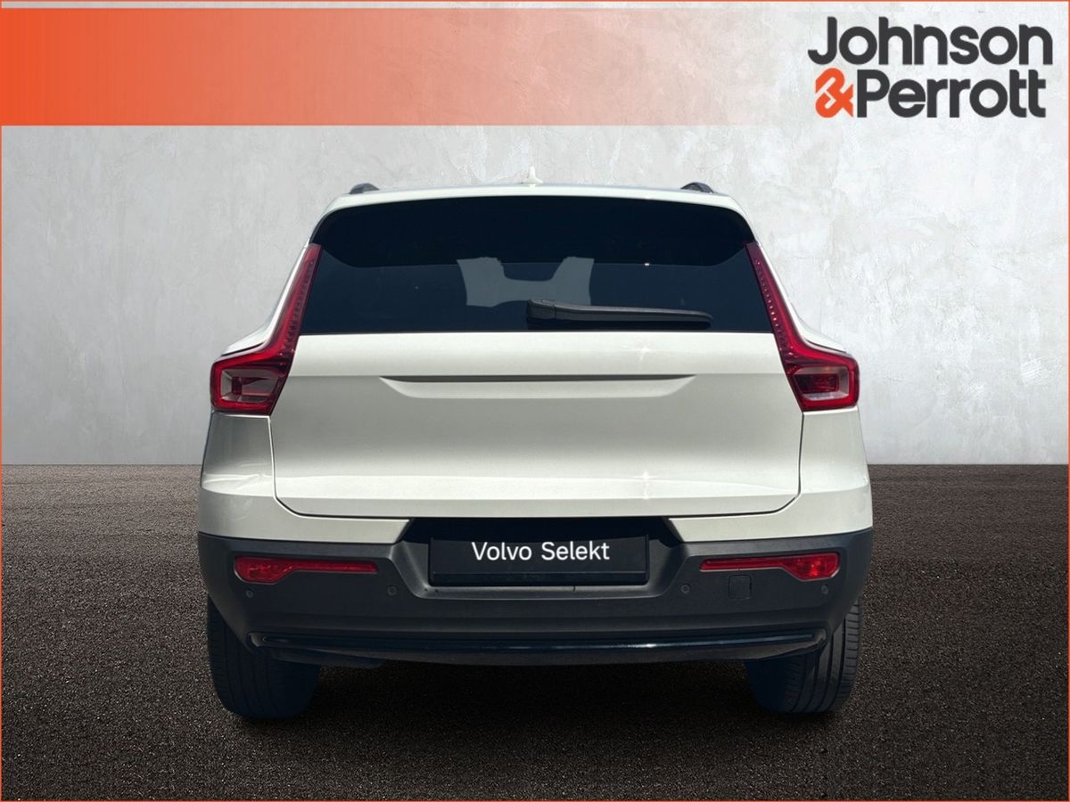 Volvo XC40 T4 211bhp PHEV Plus Dark (Two Year Volvo Selekt Warranty + Two Year Volvo Service Plan)