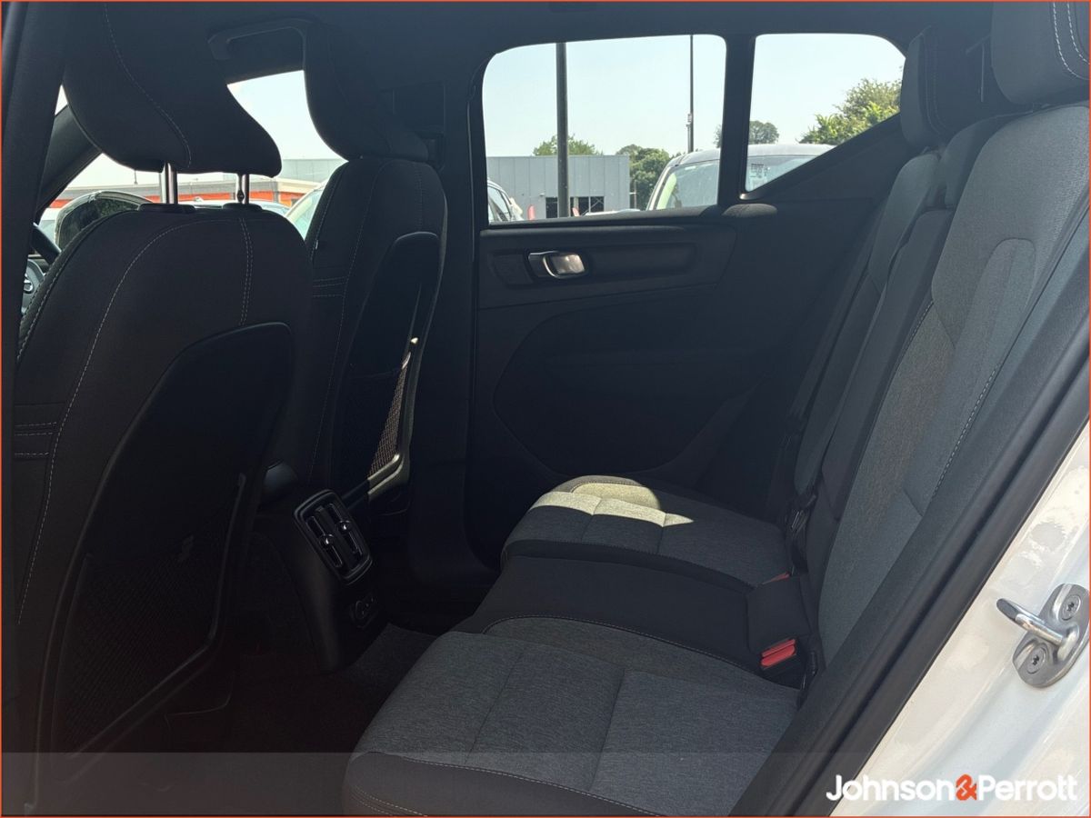 Volvo XC40 T4 211bhp PHEV Plus Dark (Two Year Volvo Selekt Warranty + Two Year Volvo Service Plan)