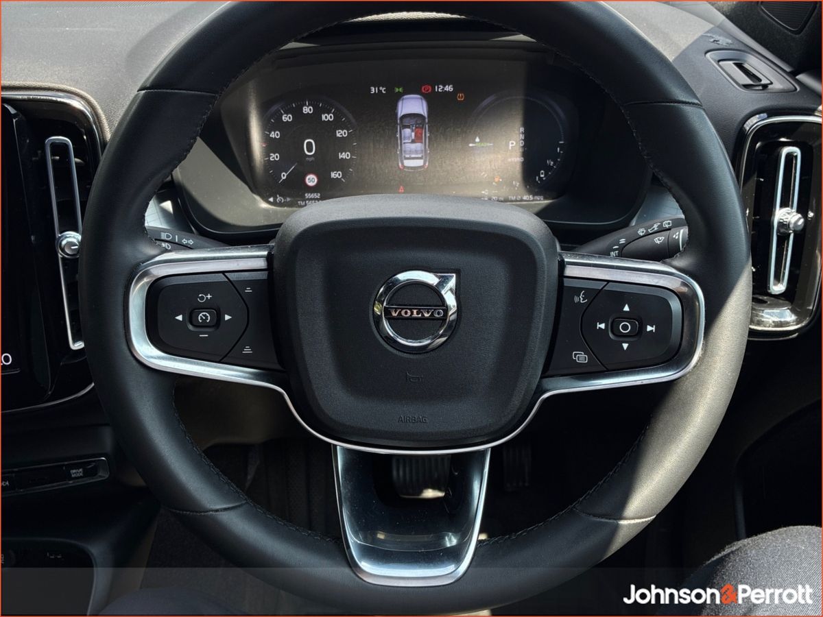 Volvo XC40 T4 211bhp PHEV Plus Dark (Two Year Volvo Selekt Warranty + Two Year Volvo Service Plan)