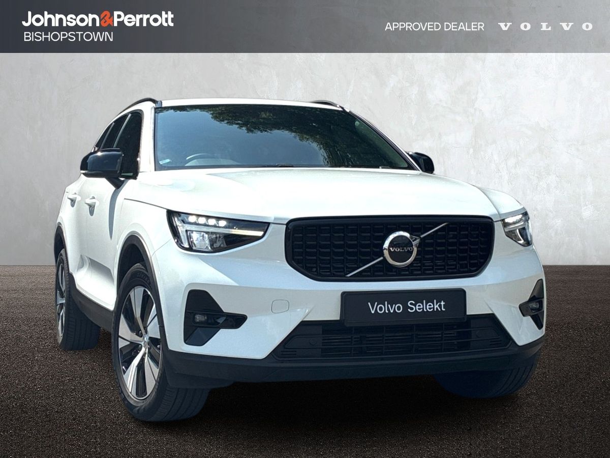 Volvo XC40 T4 211bhp PHEV Plus Dark (Two Year Volvo Selekt Warranty & Service Plan)