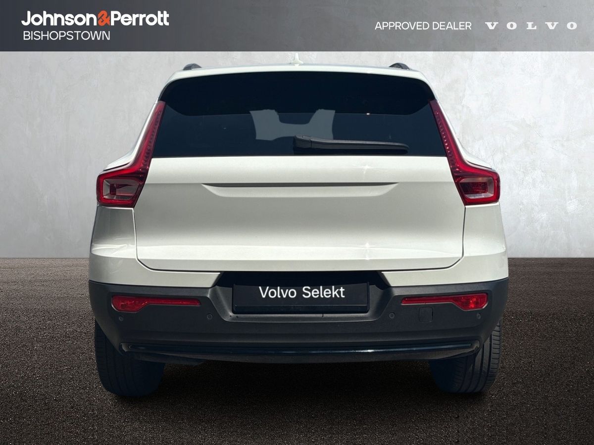 Volvo XC40 T4 211bhp PHEV Plus Dark (Two Year Volvo Selekt Warranty & Service Plan)
