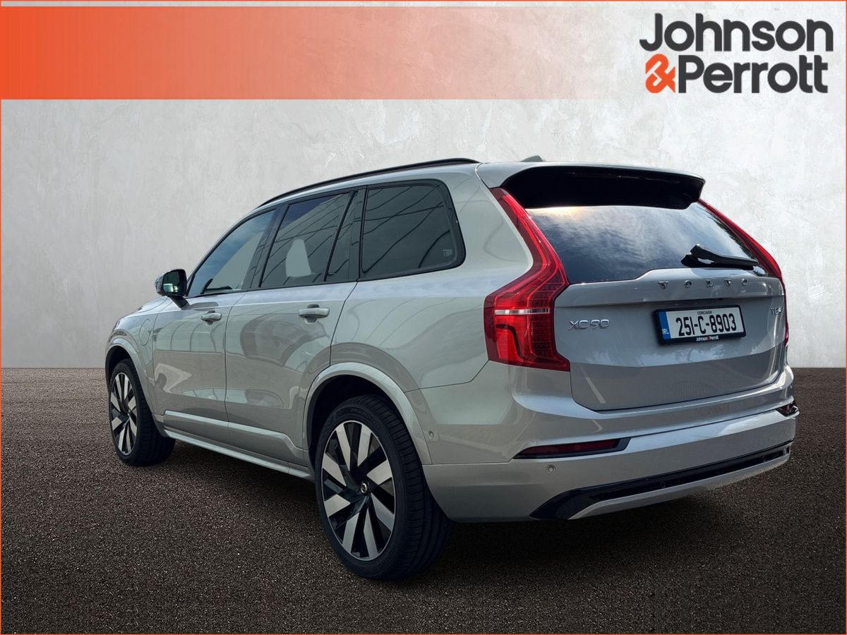 Volvo XC90 T8 PHEV AWD Plus Dark  (Four Year Volvo Selekt Warranty / Two Year Service Plan)