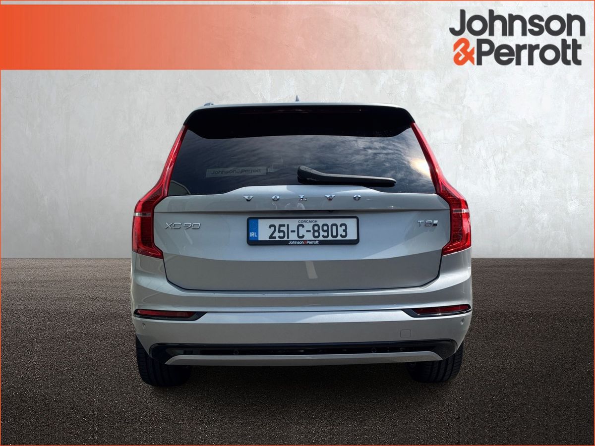 Volvo XC90 T8 PHEV AWD Plus Dark  (Four Year Volvo Selekt Warranty / Two Year Service Plan)