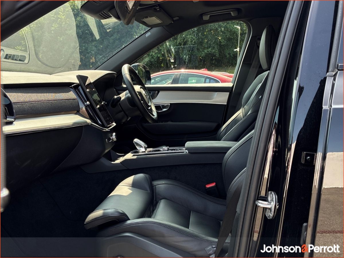 Volvo XC90 T8 455bhp AWD Plus Black Edition (Volvo Warranty until 2031)