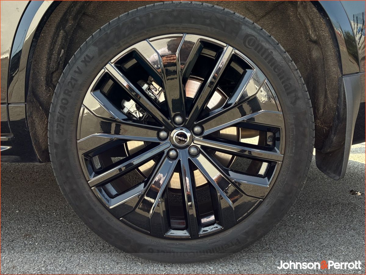 Volvo XC90 T8 455bhp AWD Plus Black Edition (Volvo Warranty until 2031)
