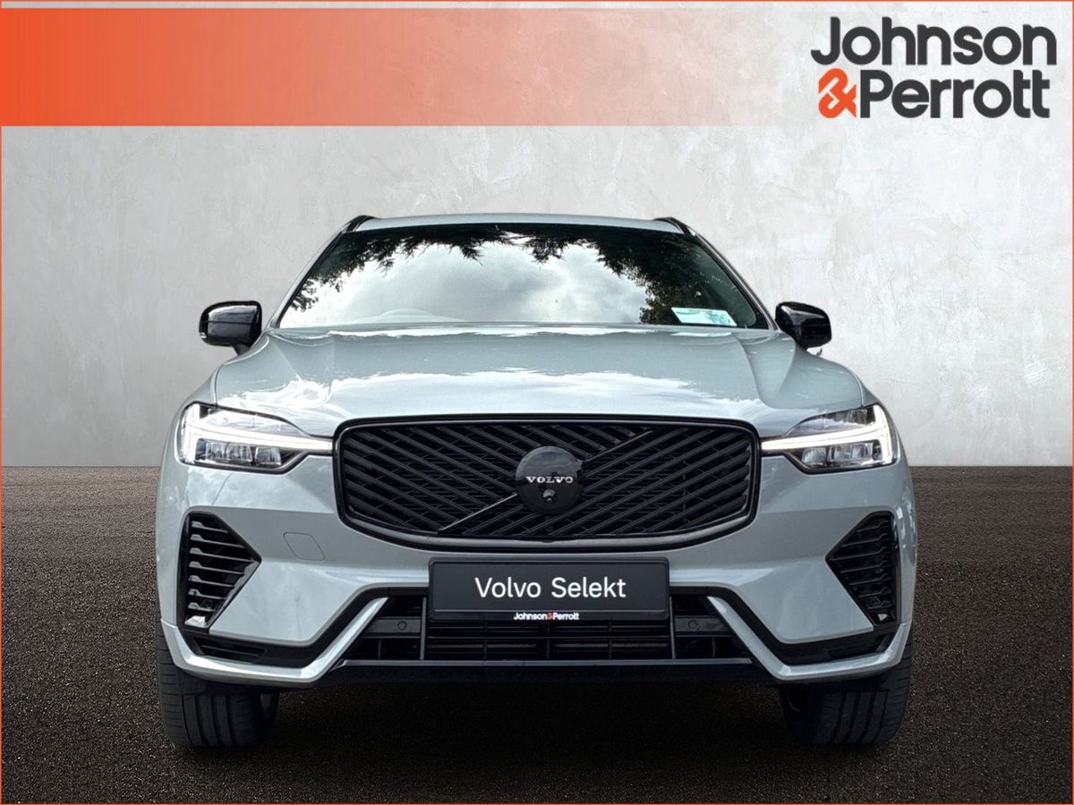 Volvo XC60 T6 AWD PHEV Plus Black Edition (Two Year Volvo Selekt Warranty / Two Year Service Plan)