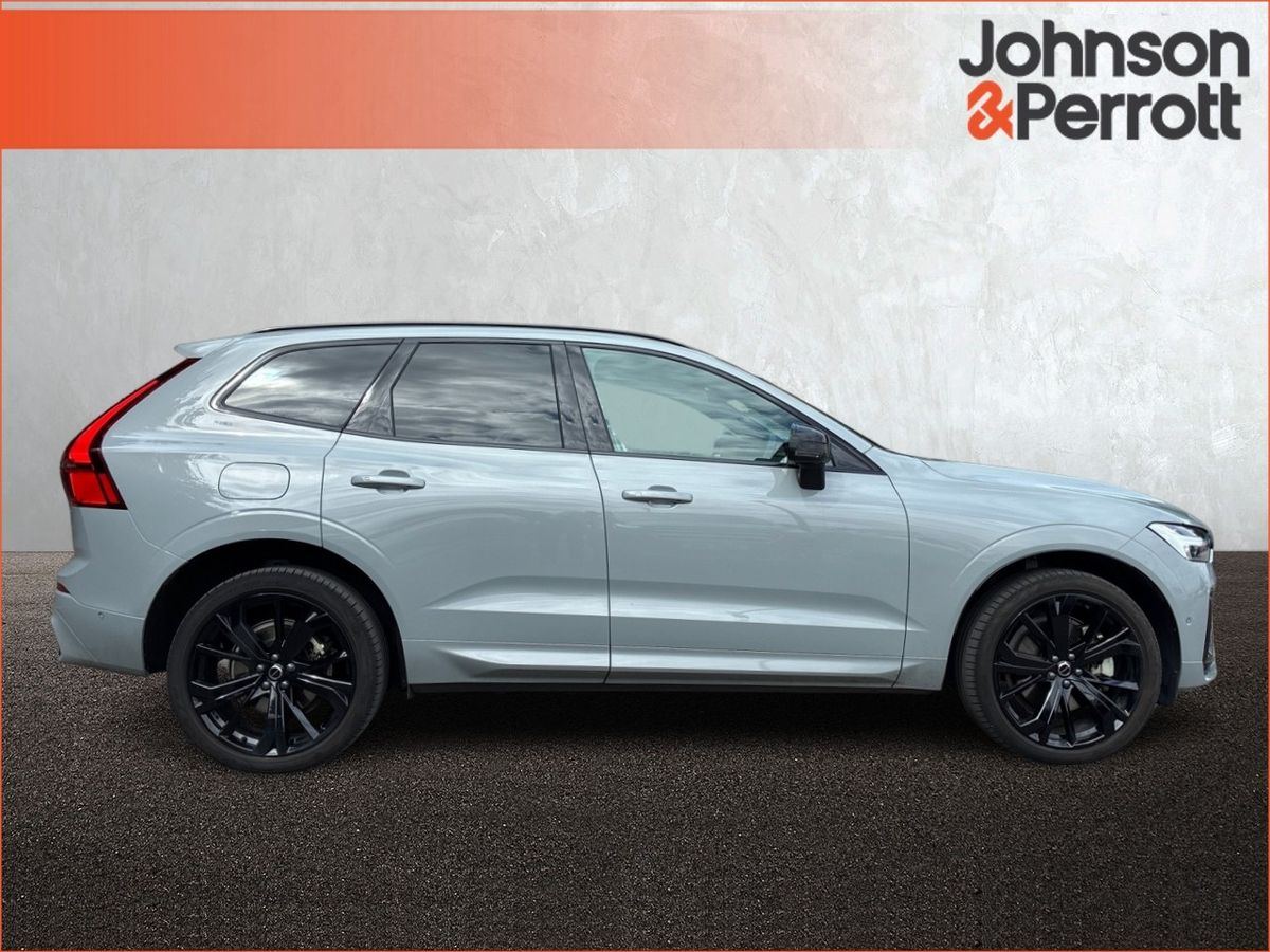Volvo XC60 T6 AWD PHEV Plus Black Edition (Two Year Volvo Selekt Warranty / Two Year Service Plan)
