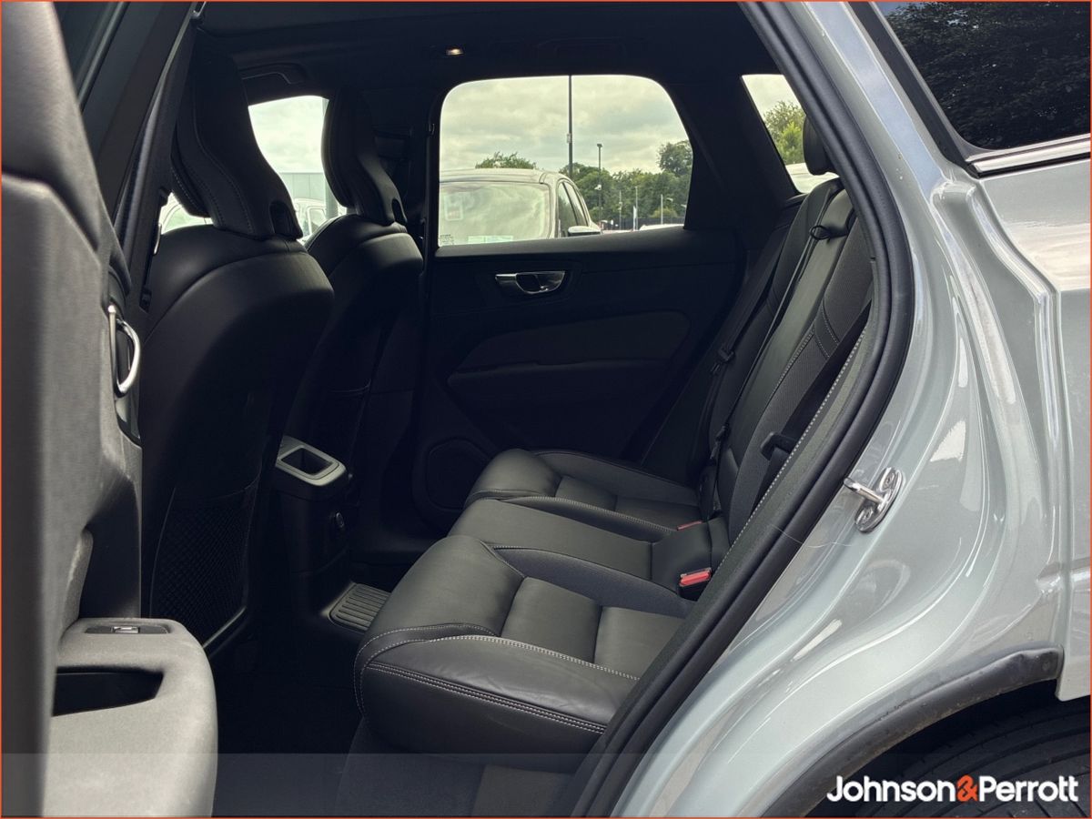 Volvo XC60 T6 AWD PHEV Plus Black Edition (Two Year Volvo Selekt Warranty / Two Year Service Plan)