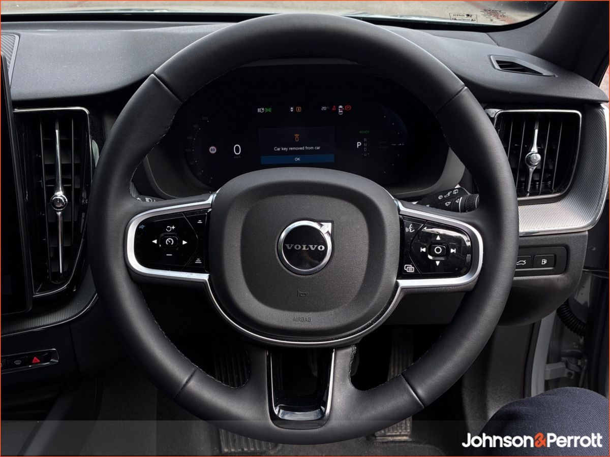 Volvo XC60 T6 AWD PHEV Plus Black Edition (Two Year Volvo Selekt Warranty / Two Year Service Plan)