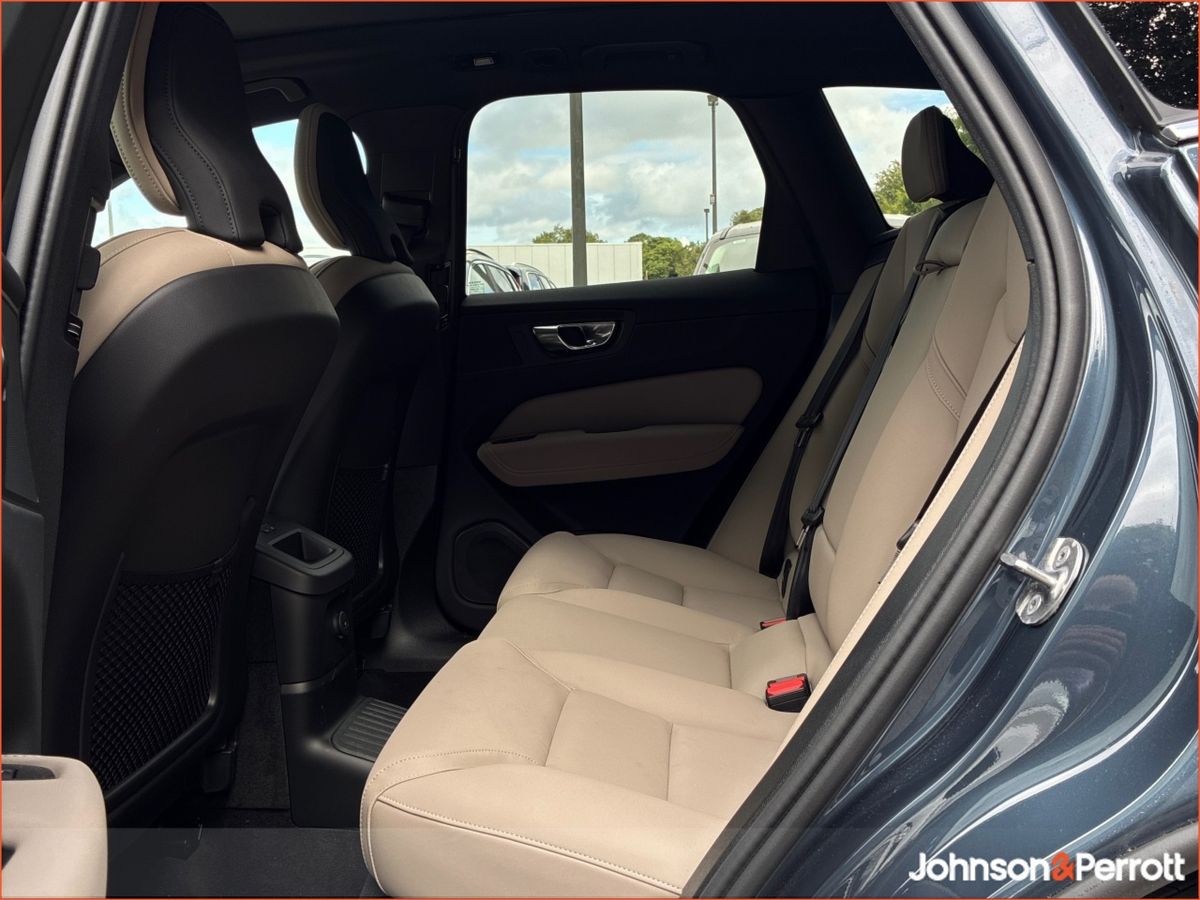 Volvo XC60 T6 AWD PHEV Plus Bright  (Four Year Volvo Selekt Warranty / Two Year Service Plan)