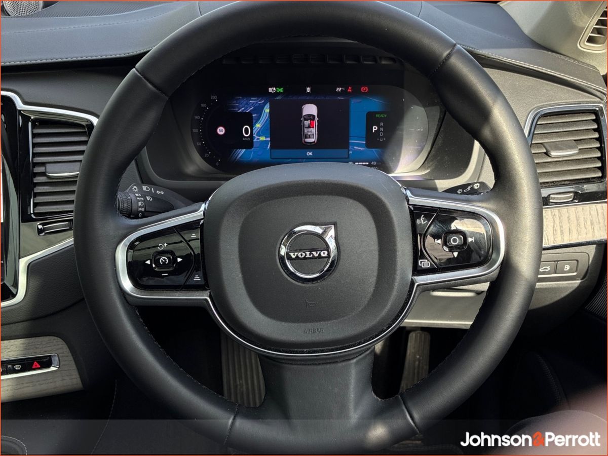 Volvo XC90 T8 455hp AWD Ultimate Dark - Two Year Volvo Selekt Warranty