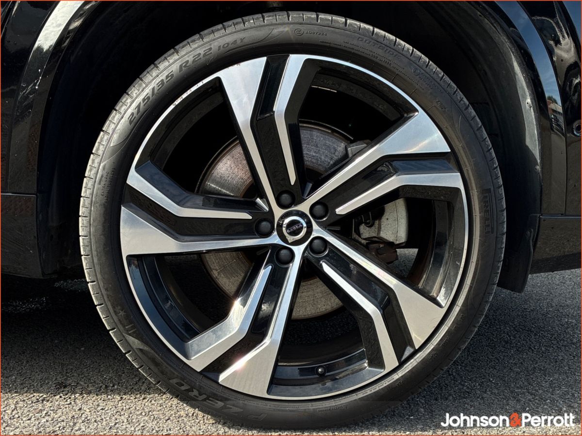Volvo XC90 T8 455hp AWD Ultimate Dark - Two Year Volvo Selekt Warranty