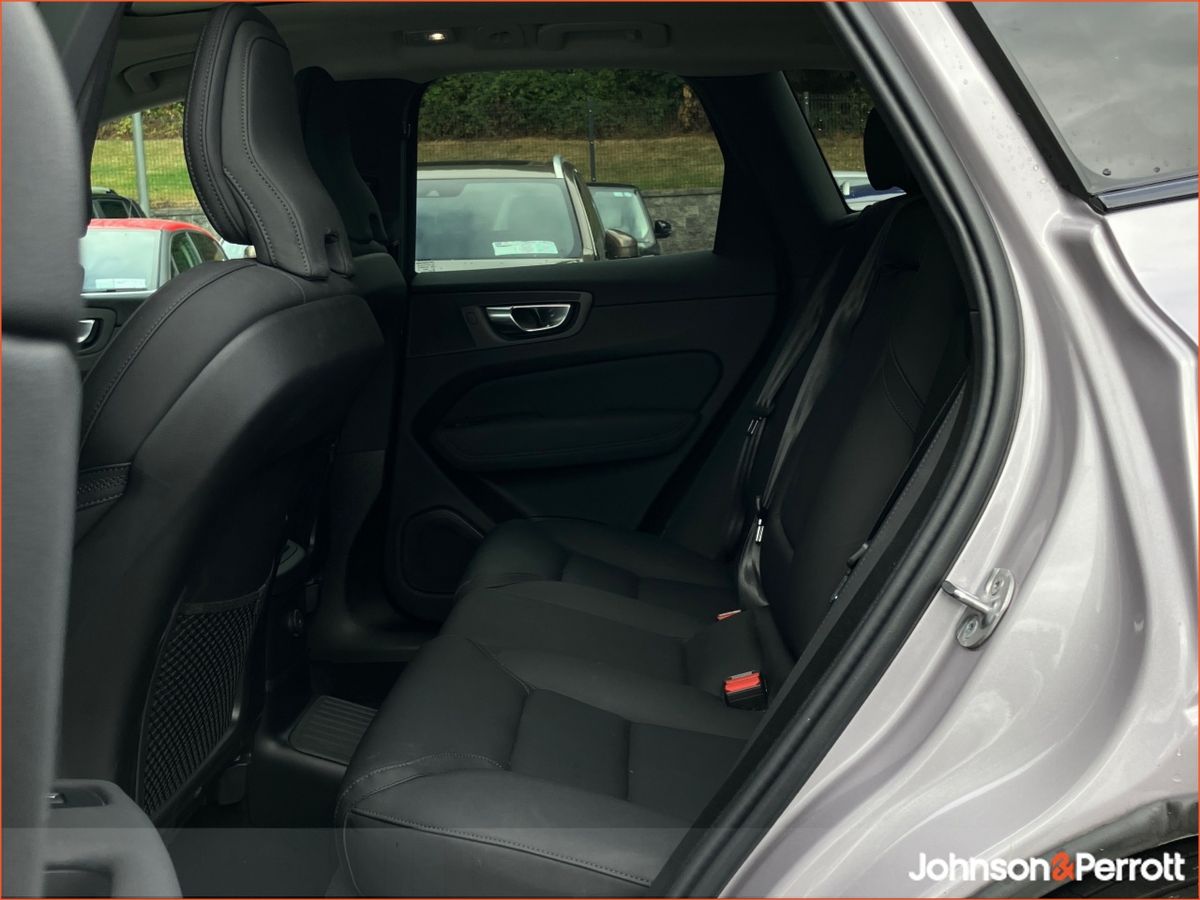 Volvo XC60 T6 350bhp AWD PHEV Plus Dark - Aurora Silver