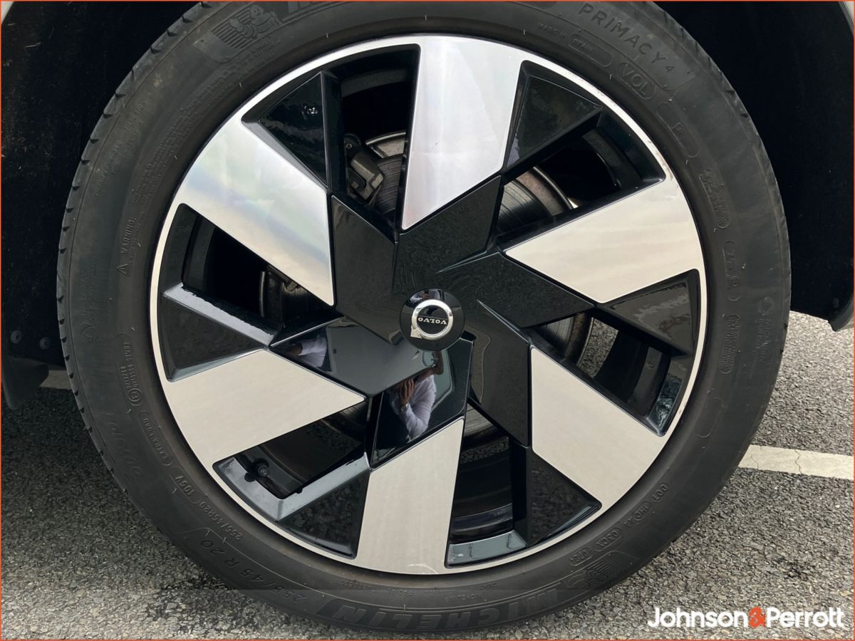 Volvo XC60 T6 350bhp AWD PHEV Plus Bright - Volvo Selekt Warranty until July 2029